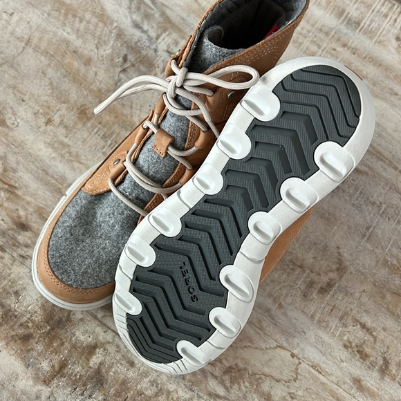 Sorel Explorer Next Joan Waterproof Boot {Tawny Buff/Moonstone} 8.5 - Picture 10 of 11